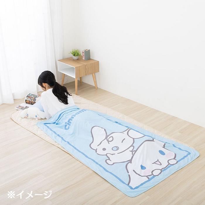 Hello Kitty Cinnamoroll Cool and Comfy Throw Blanket Azules | CL_HK78402